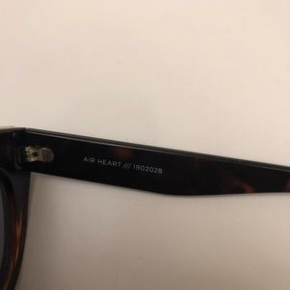 NWOT Le Specs Air Heart Sunglasses Tortoise - Picture 8 of 8